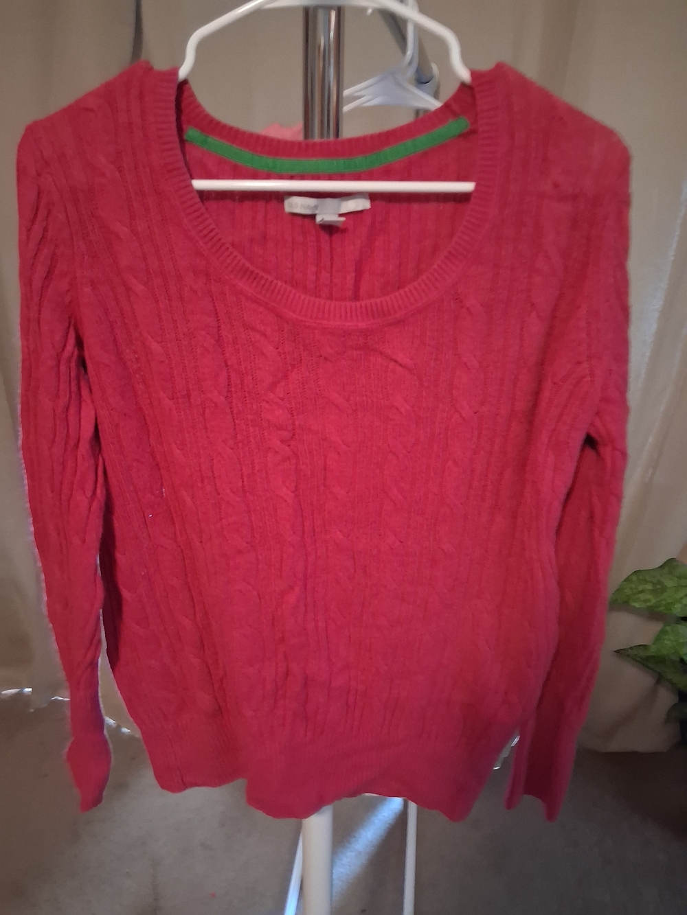 Old Navy Cable-Knit Scoop Neck Sweater in Bright Pink